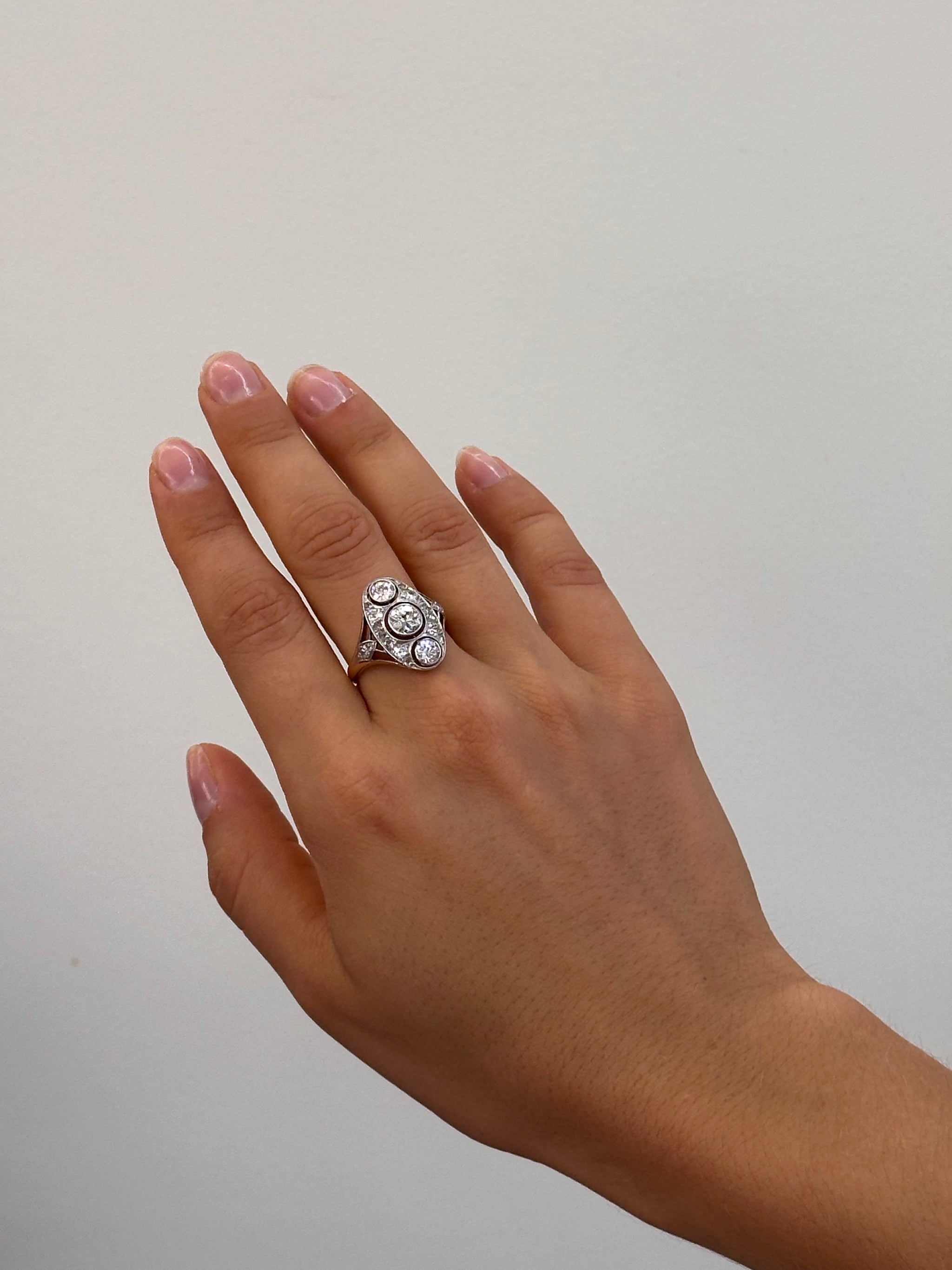 Bague Art Déco en or jaune et blanc sertie de diamants – Époque 1920-1930 occasion seconde main