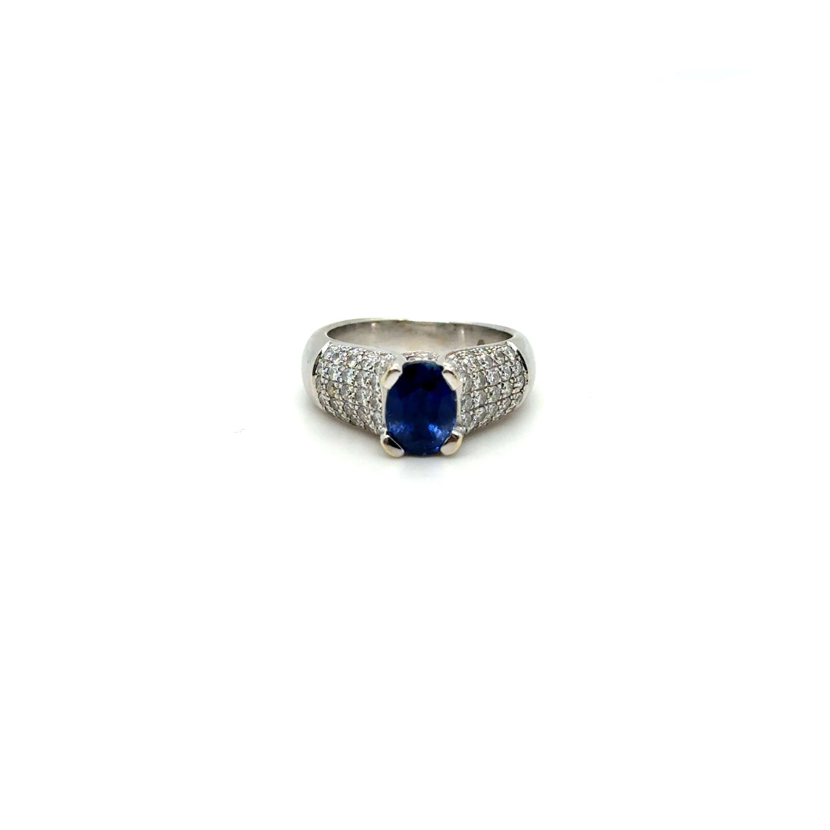Bague or Blanc 18K sertie d'un saphir et de diamants taille brillants
