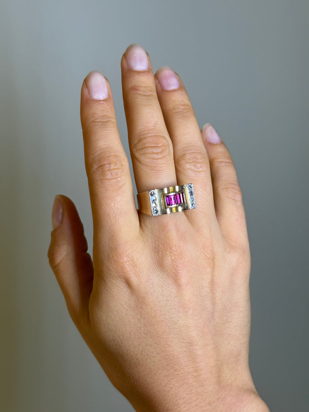 Bague Tank rubis et diamants 1940-1950 Occasion Seconde Main Luxe