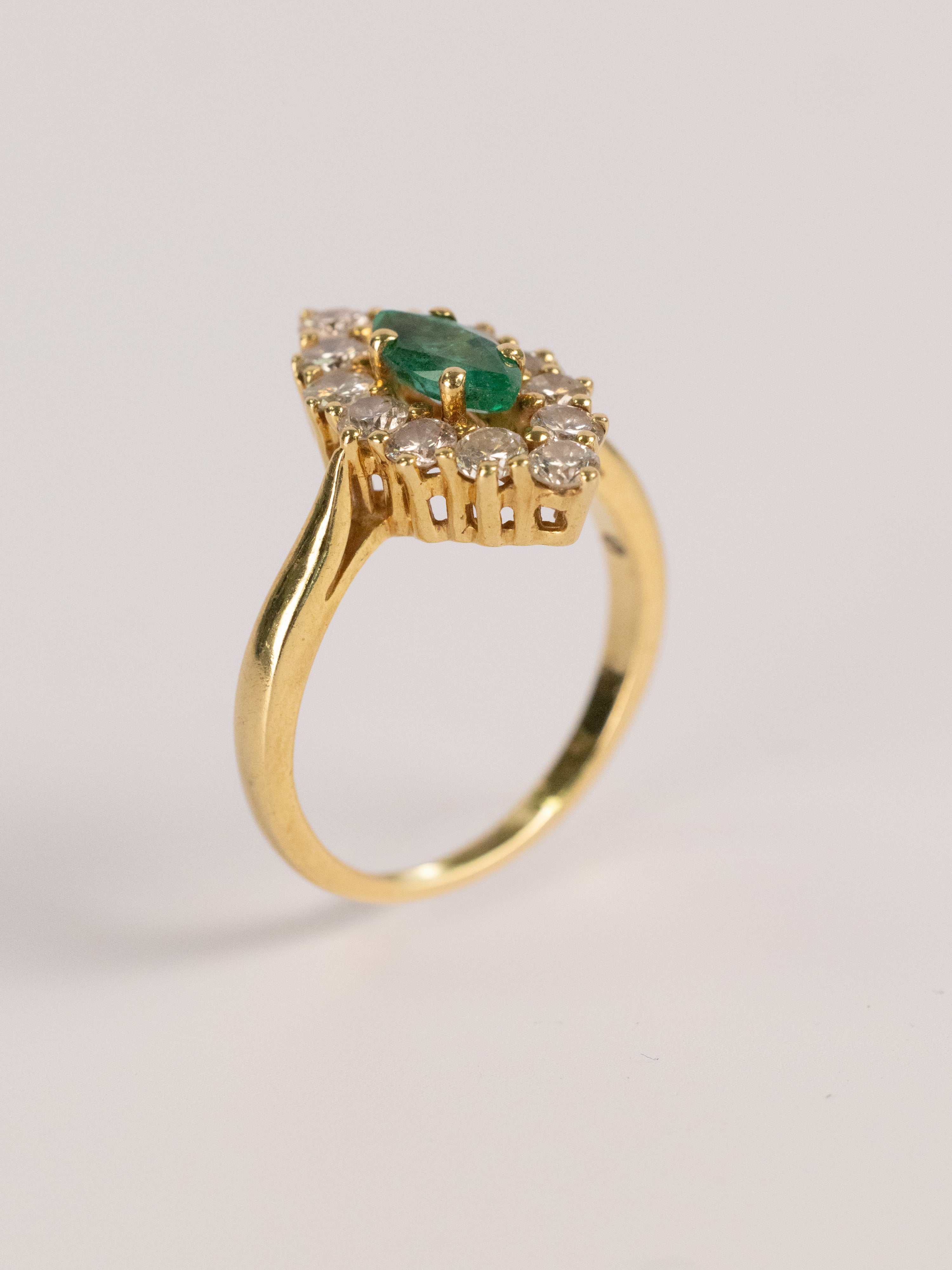 Bague Vintage En Or Jaune, Émeraude Et Diamants