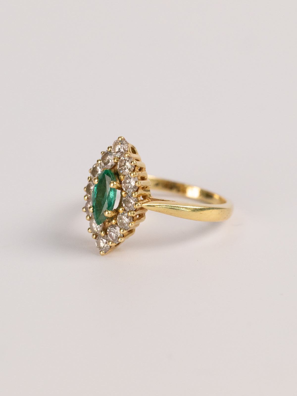 Bague Vintage En Or Jaune, Émeraude Et Diamants