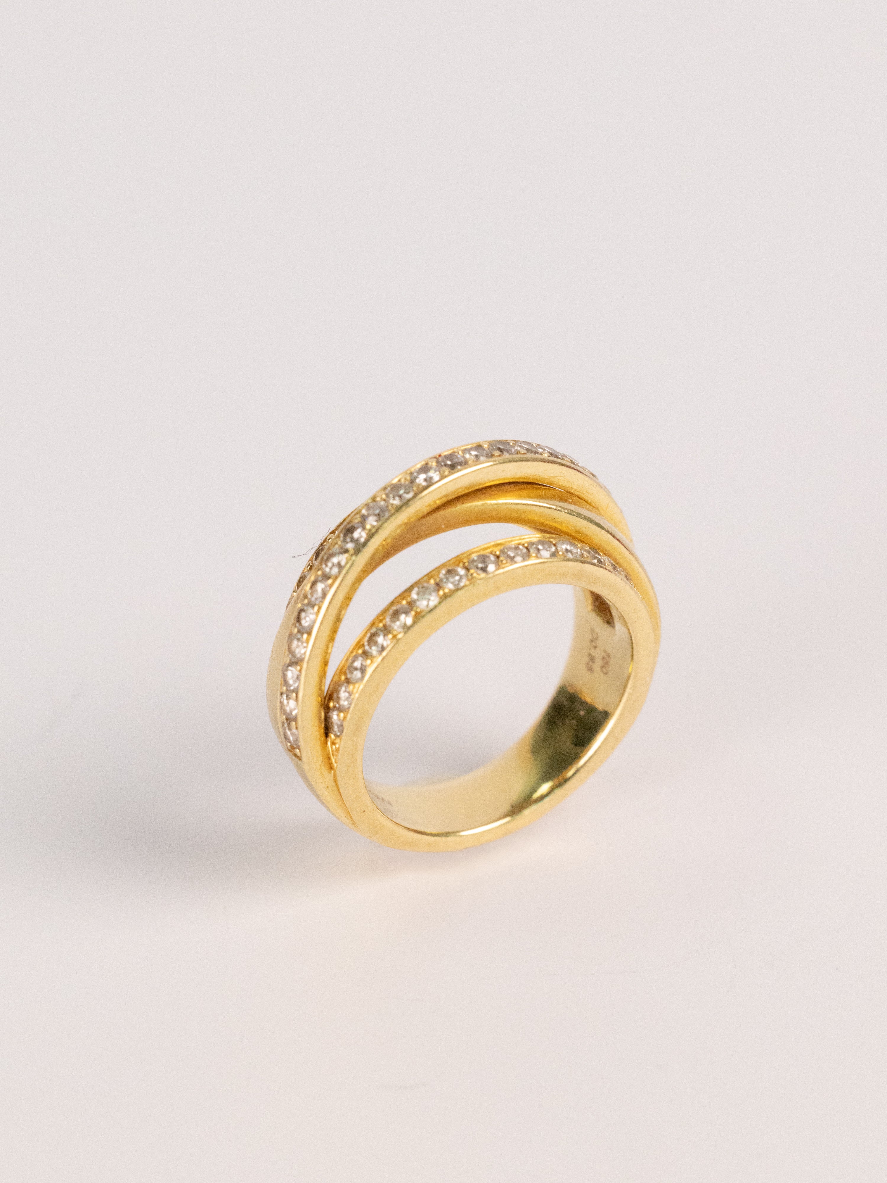 Bague Vintage En Or Jaune Et Diamants Signée Messika