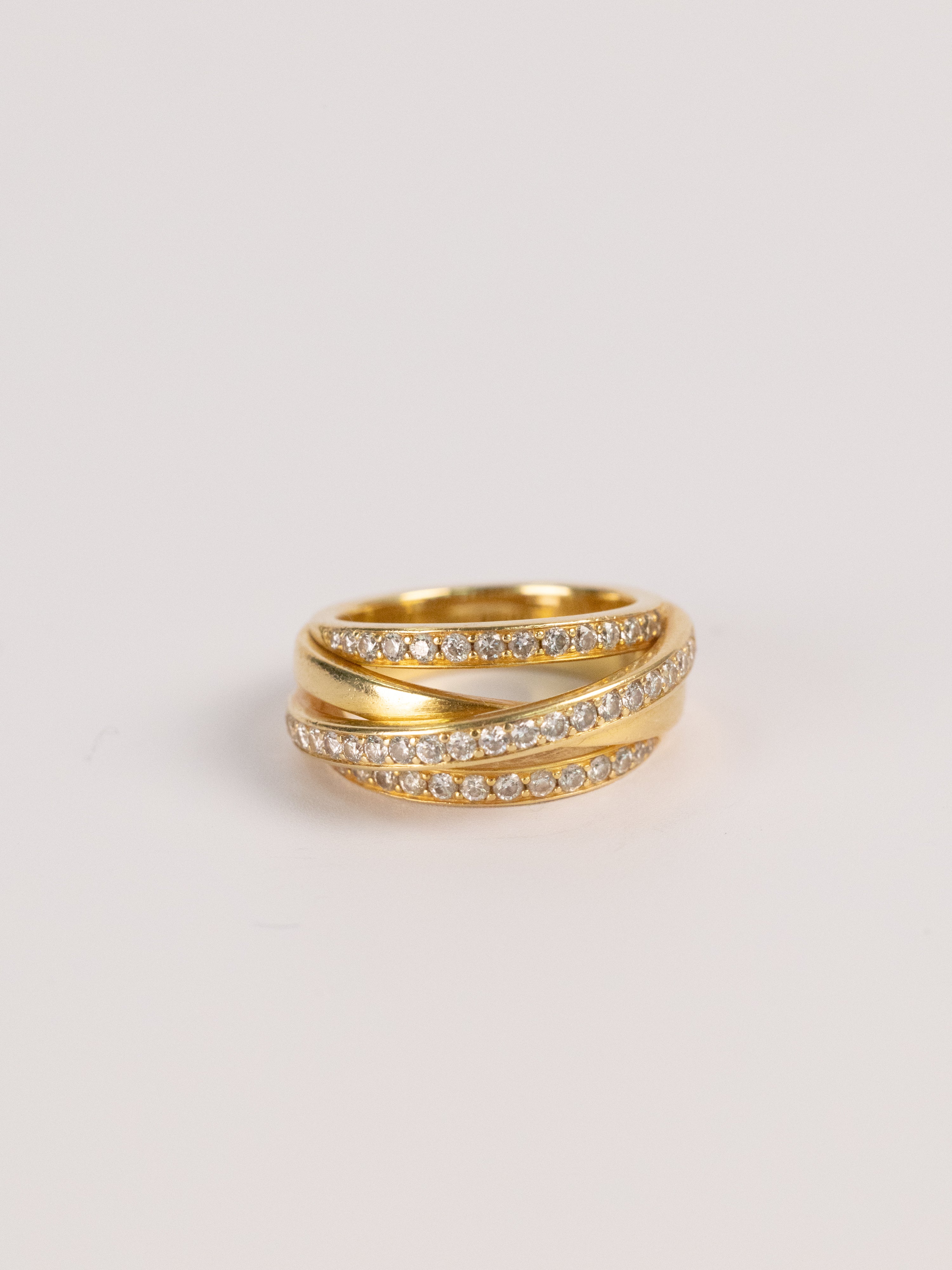 Bague Vintage En Or Jaune Et Diamants Signée Messika