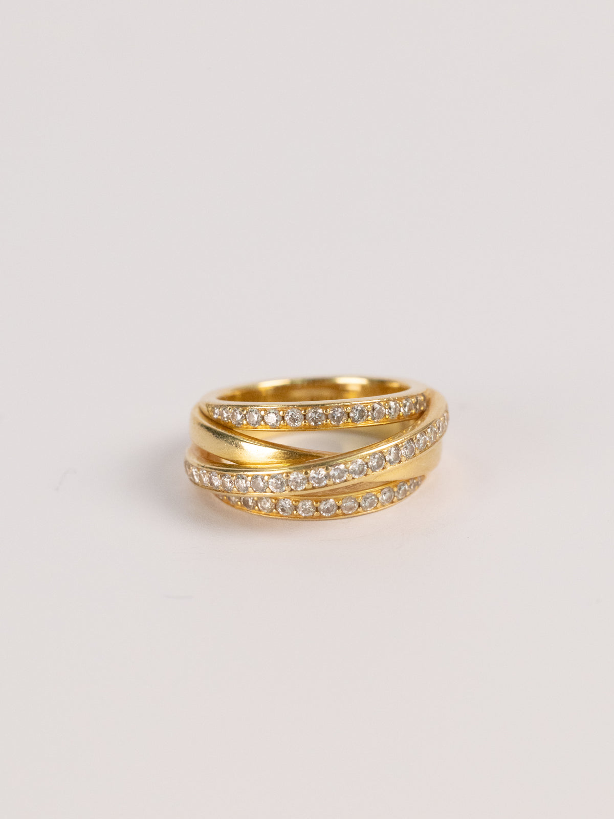 Bague Vintage En Or Jaune Et Diamants Signée Messika