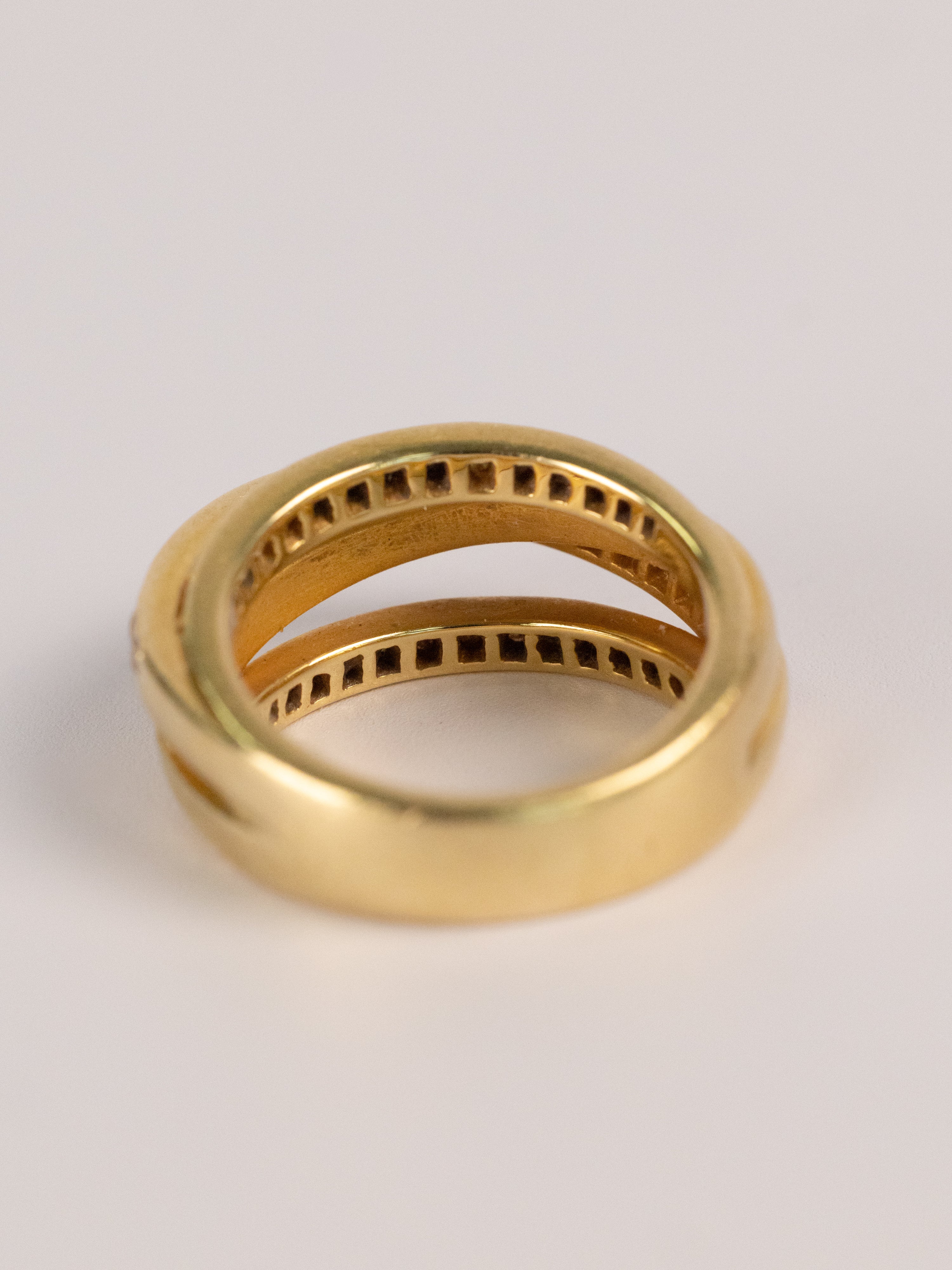 Bague Vintage En Or Jaune Et Diamants Signée Messika