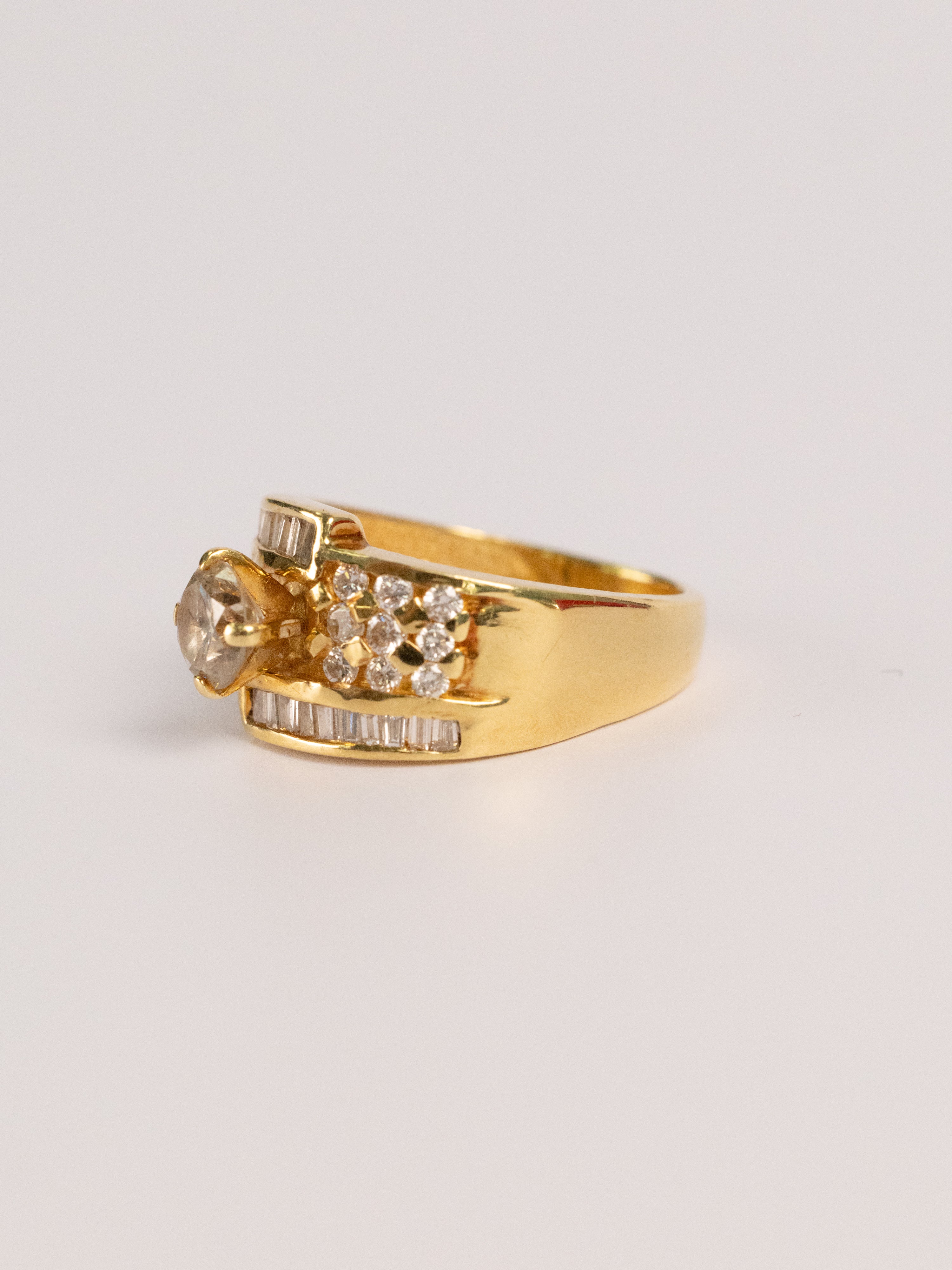 Bague Vintage En Or Jaune Et Diamants