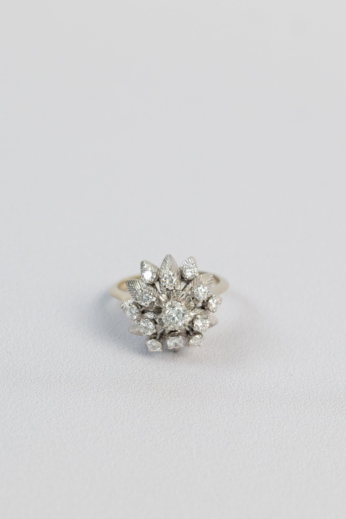 Bague Fleur Vintage En Or Blanc Et Diamants