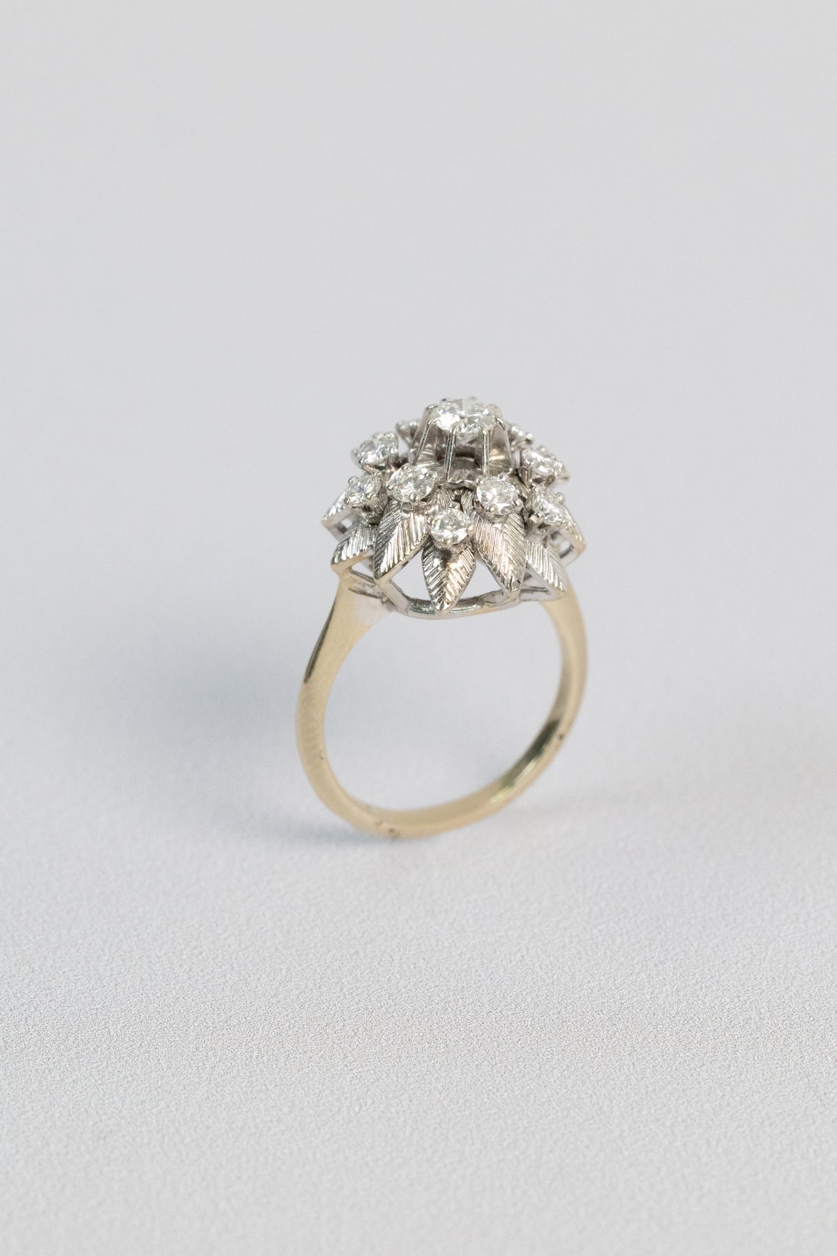Bague Fleur Vintage En Or Blanc Et Diamants