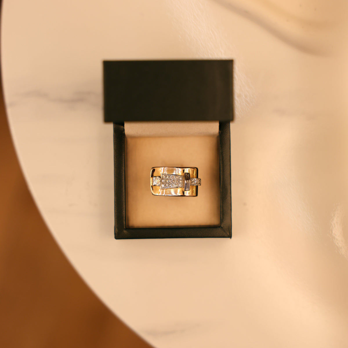 Bague Tank En Or Jaune 18 Carats Sertie De Diamants
