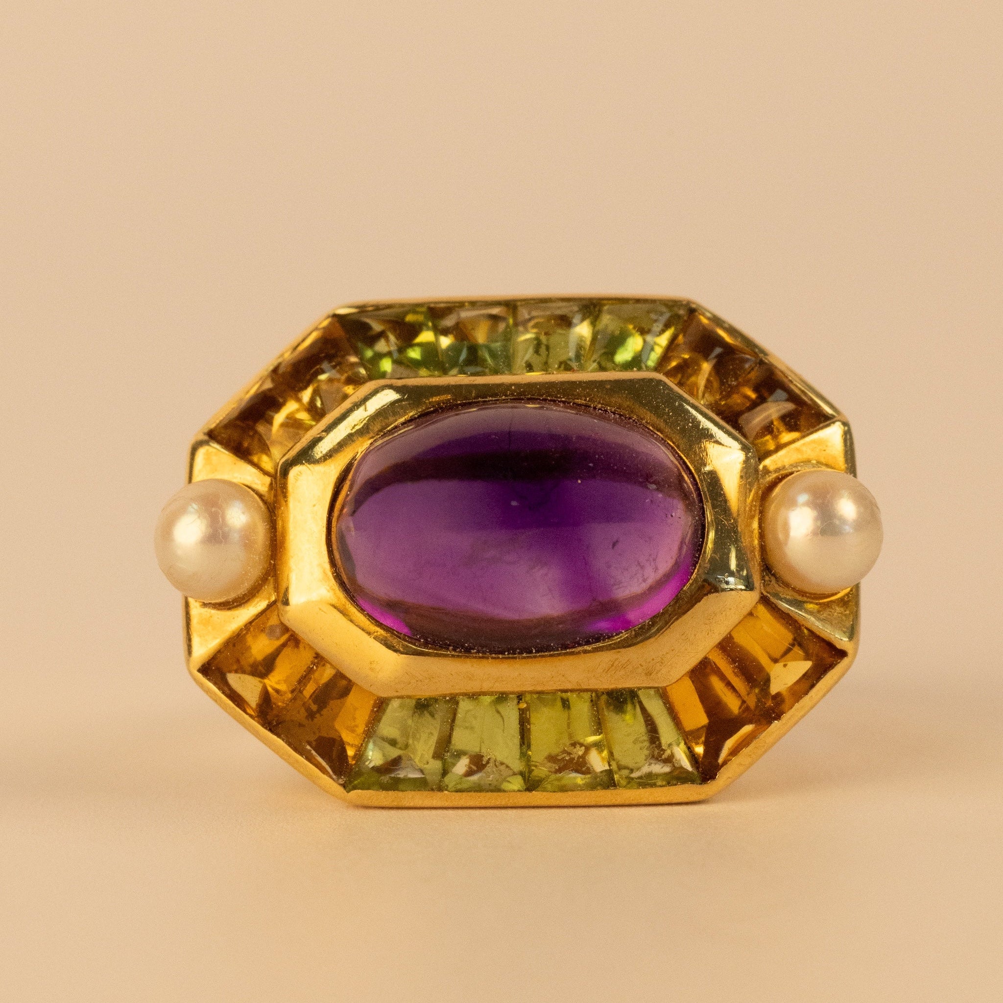 Bague CHANEL vintage années 1960 en or jaune, tourmalines et améthyste