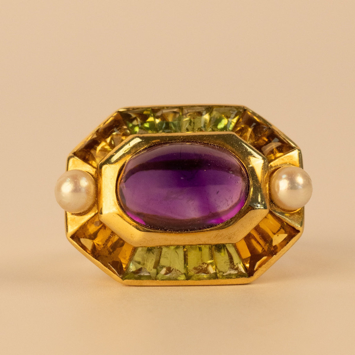 Bague CHANEL vintage années 1960 en or jaune, tourmalines et améthyste