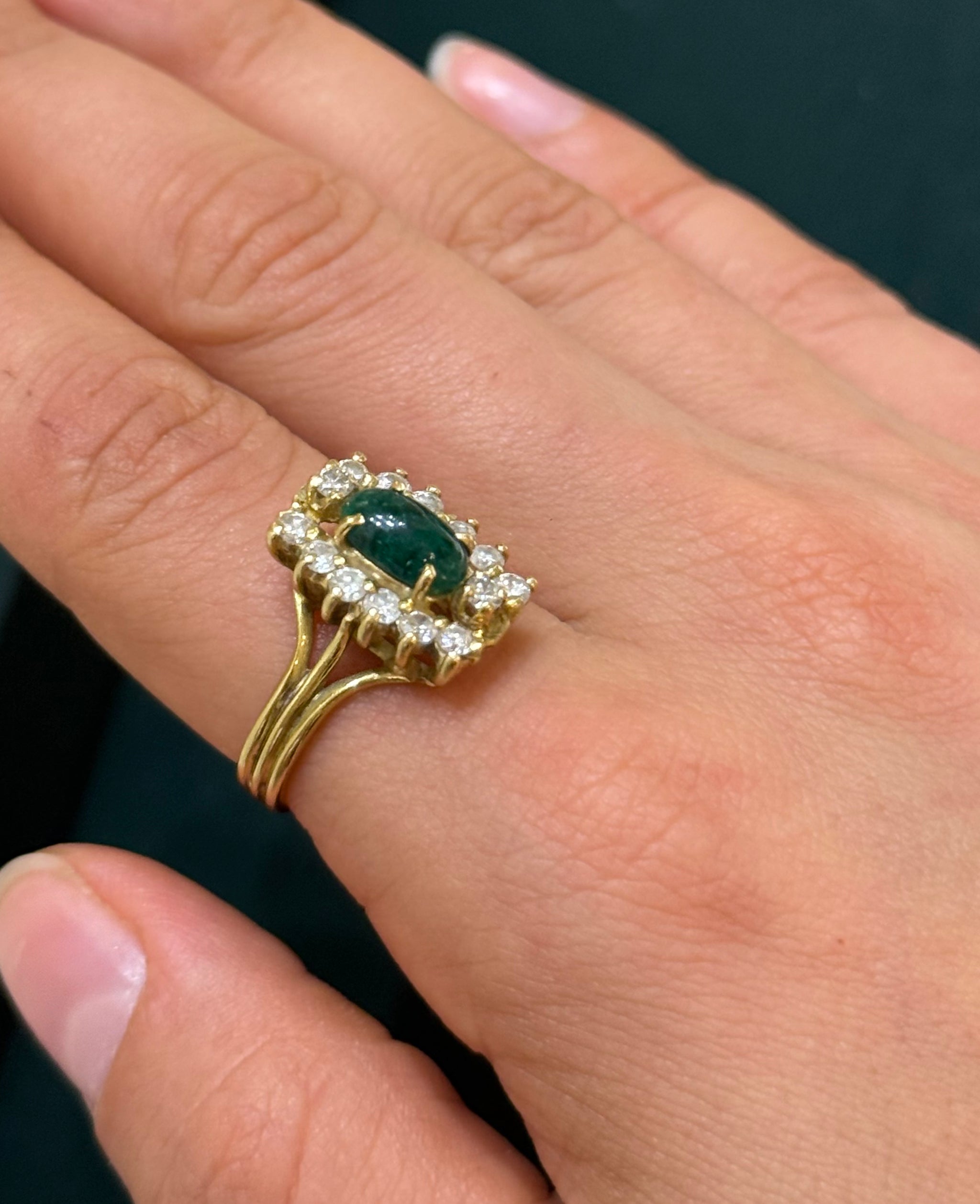 Bague émeraude et diamants occasion seconde main luxe pour femme