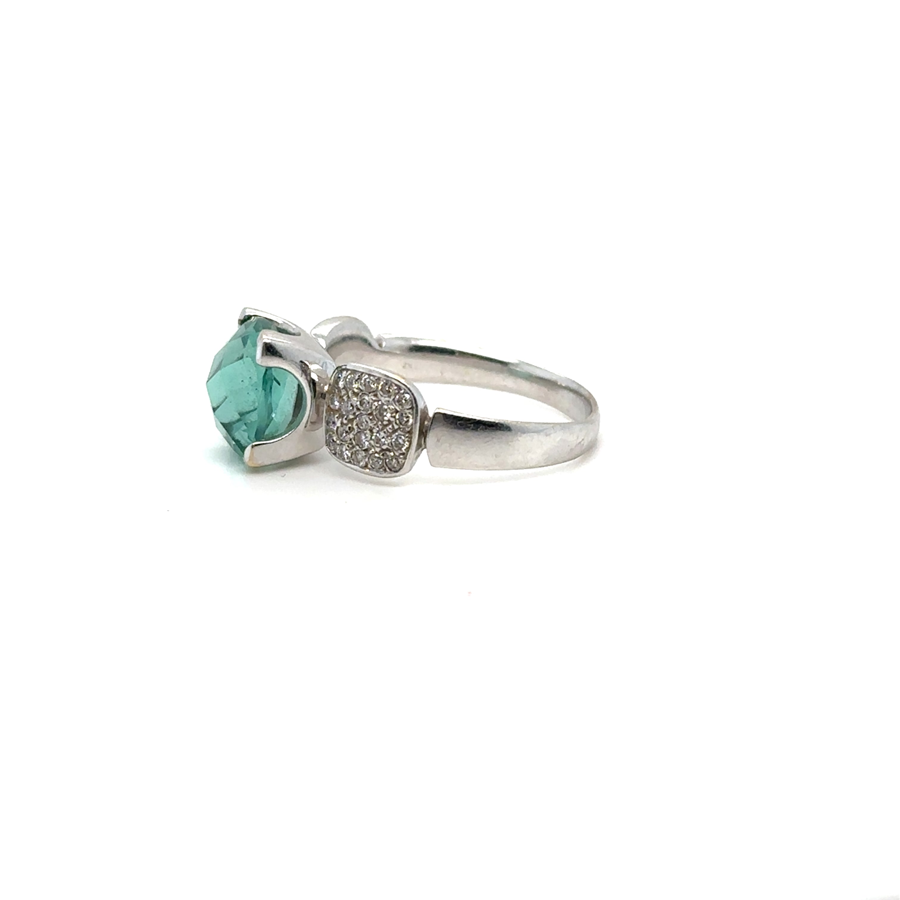 Bague sertie d'un topaze bleu clair années 2000 Occasion Seconde Main