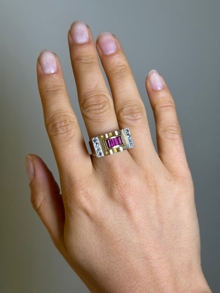 Bague Tank rubis et diamants 1940-1950 Occasion Seconde Main Luxe