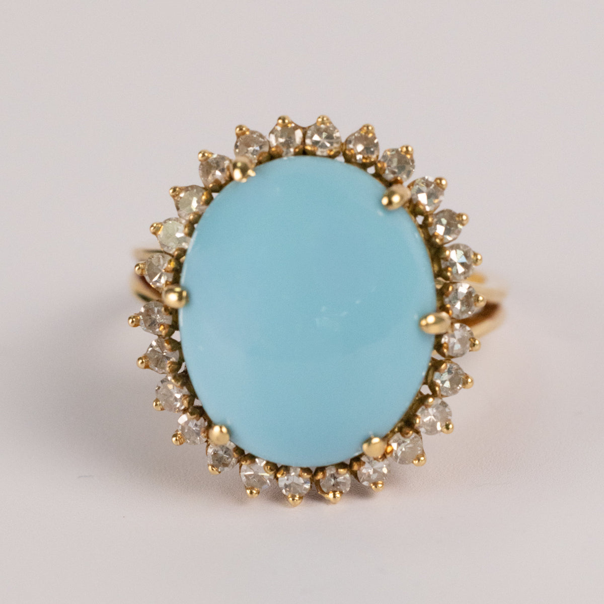 Bague sertie d'une turquoise cabochon