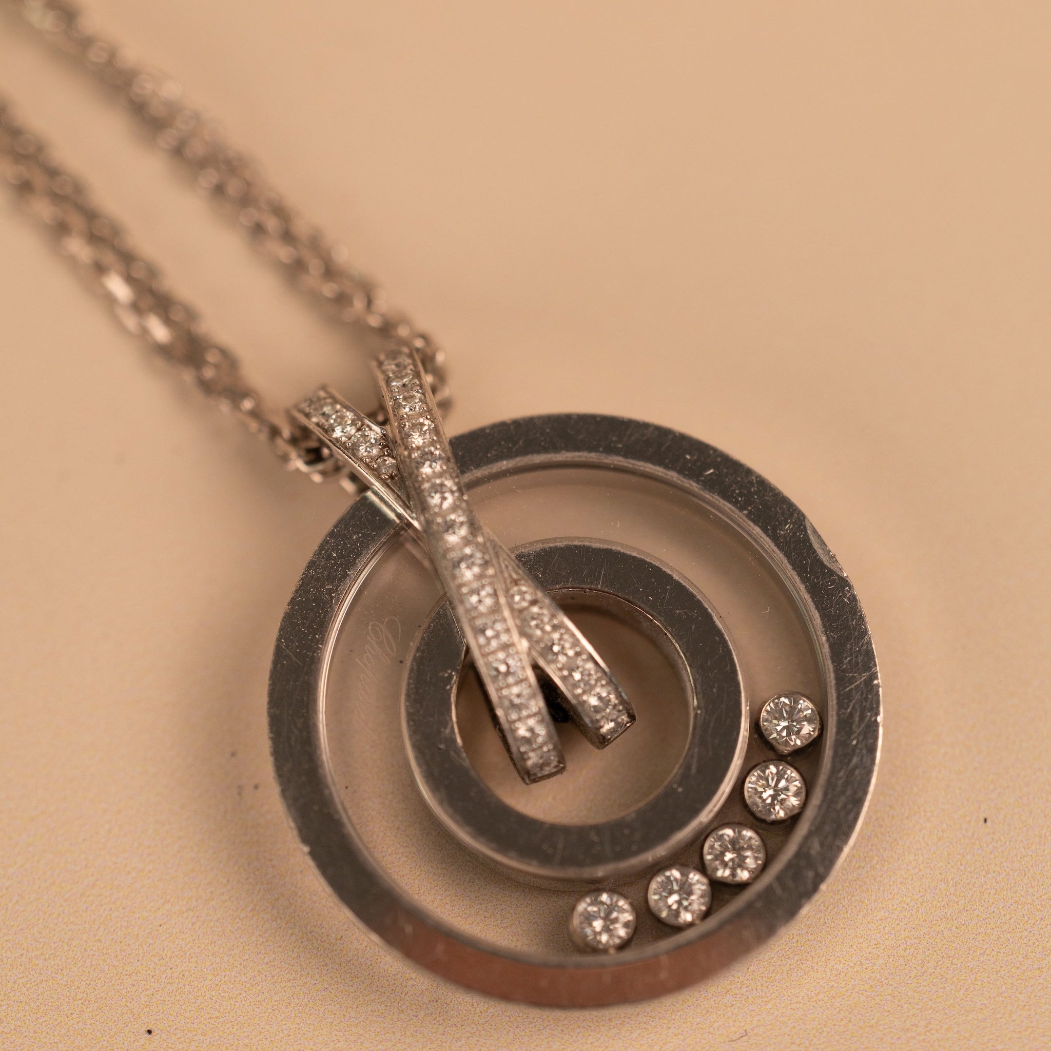 Collier Chopard Happy Diamonds en or blanc