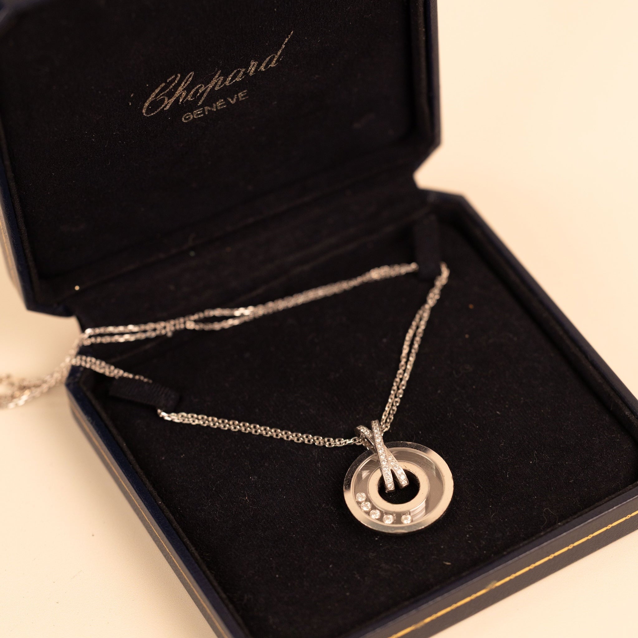 Collier Chopard Happy Diamonds en or blanc
