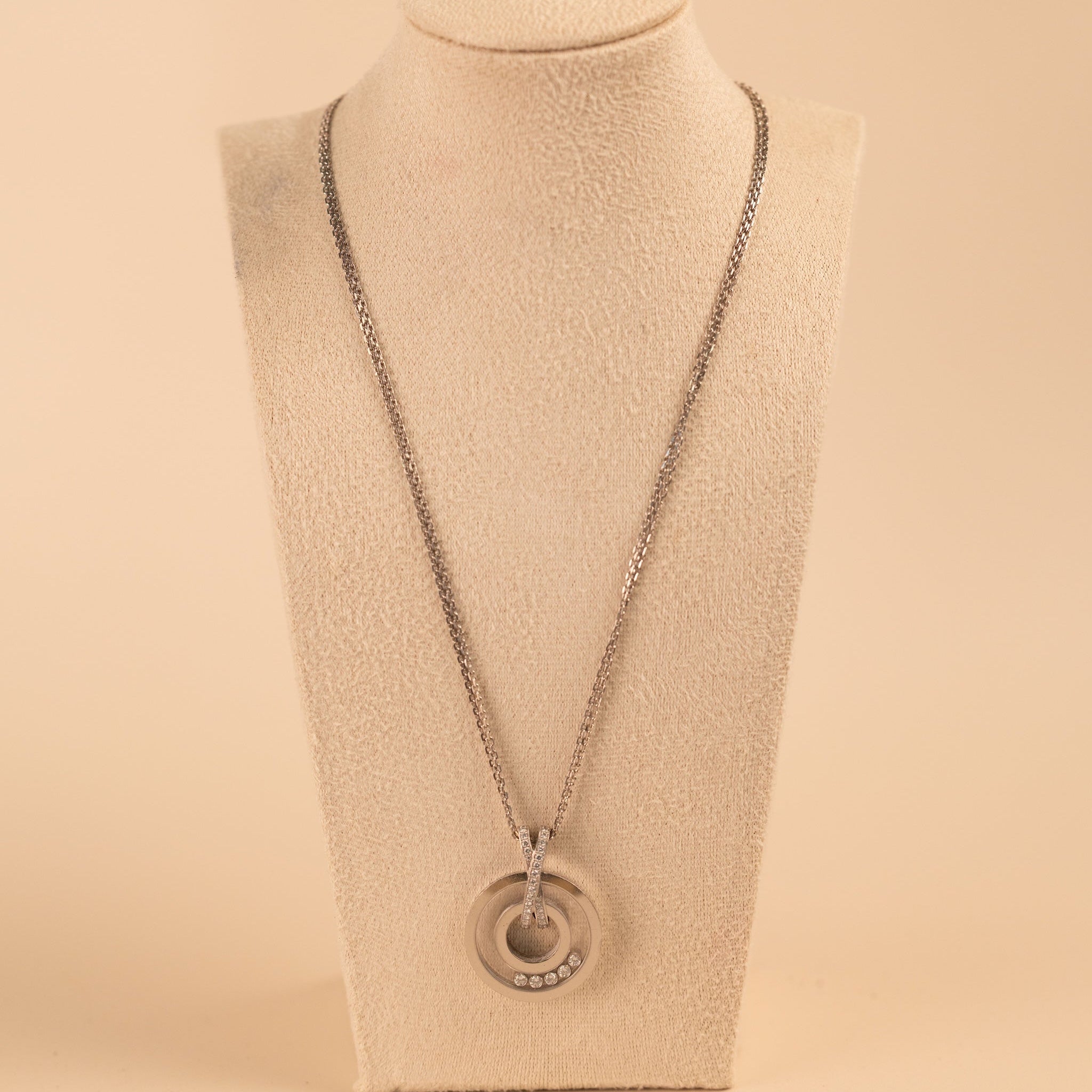 Collier Chopard Happy Diamonds en or blanc