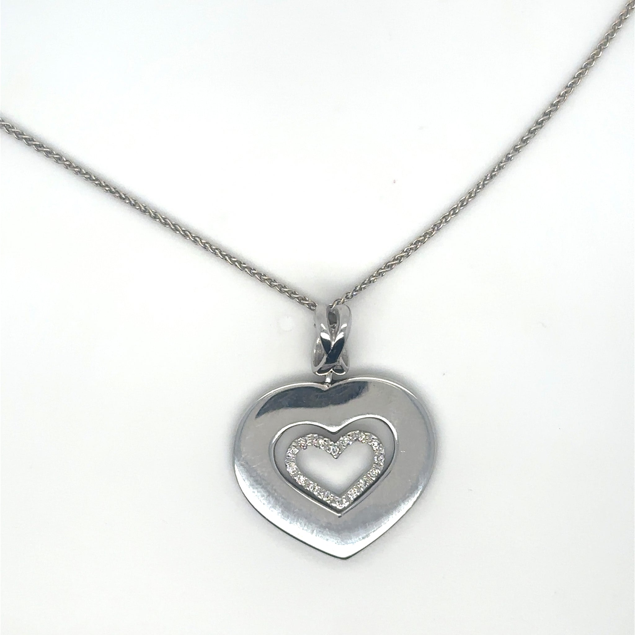 Collier avec pendentif cœur serti de diamants Occasion Seconde Main