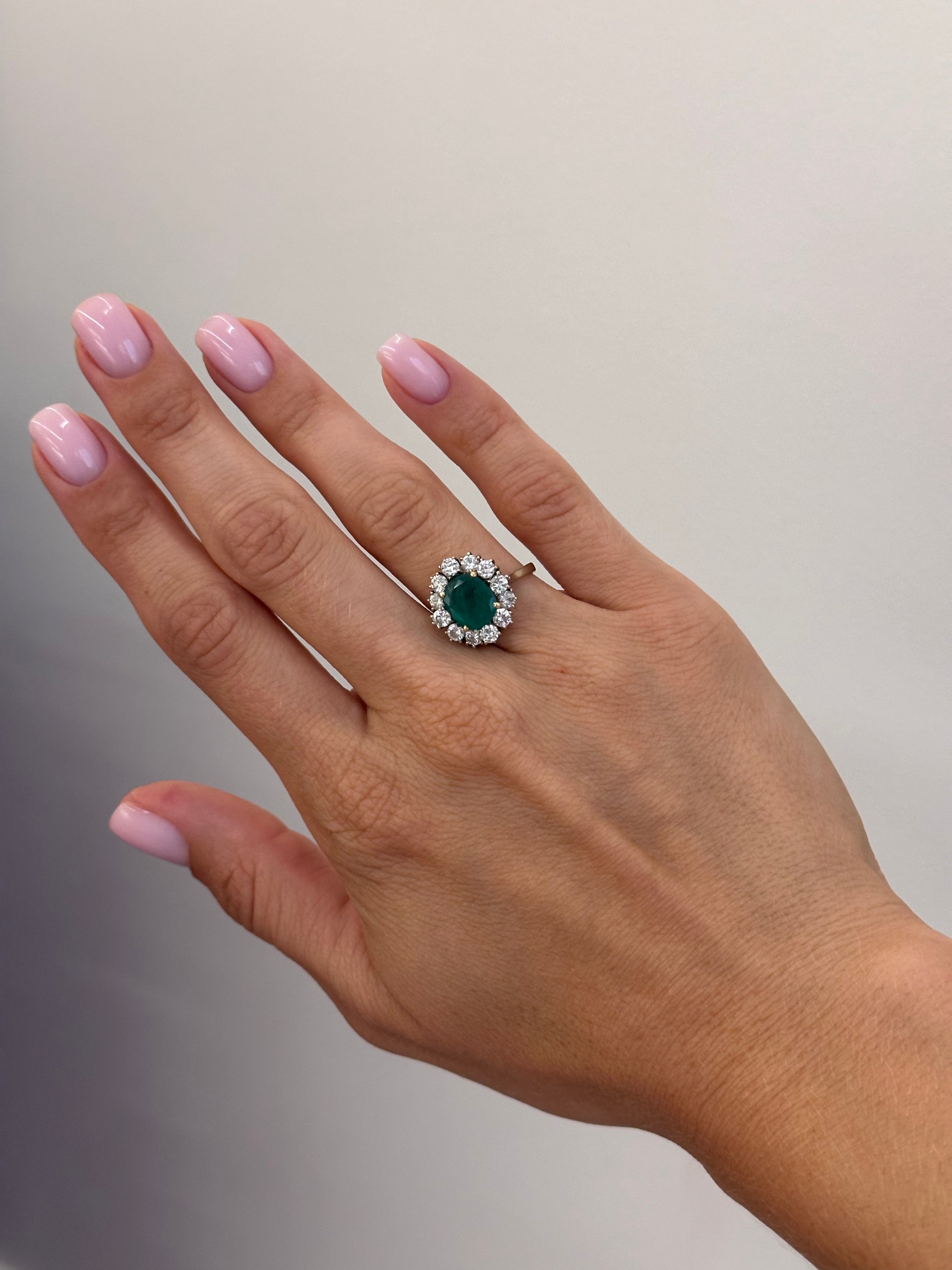 Marquise Marguerite émeraude bague luxe or occasion seconde main