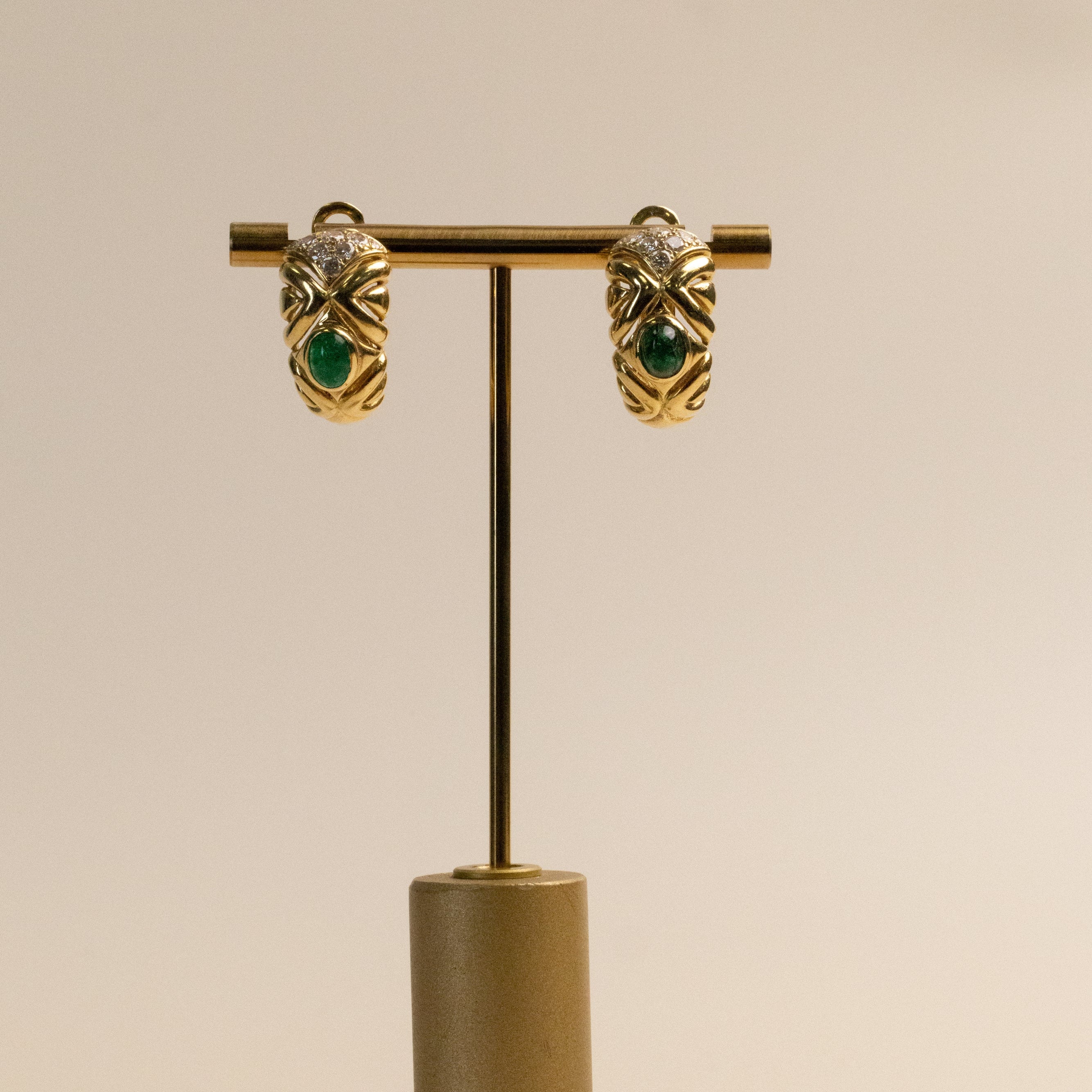 Boucles d'oreilles vintage - émeraude cabochon or jaune 18 carats