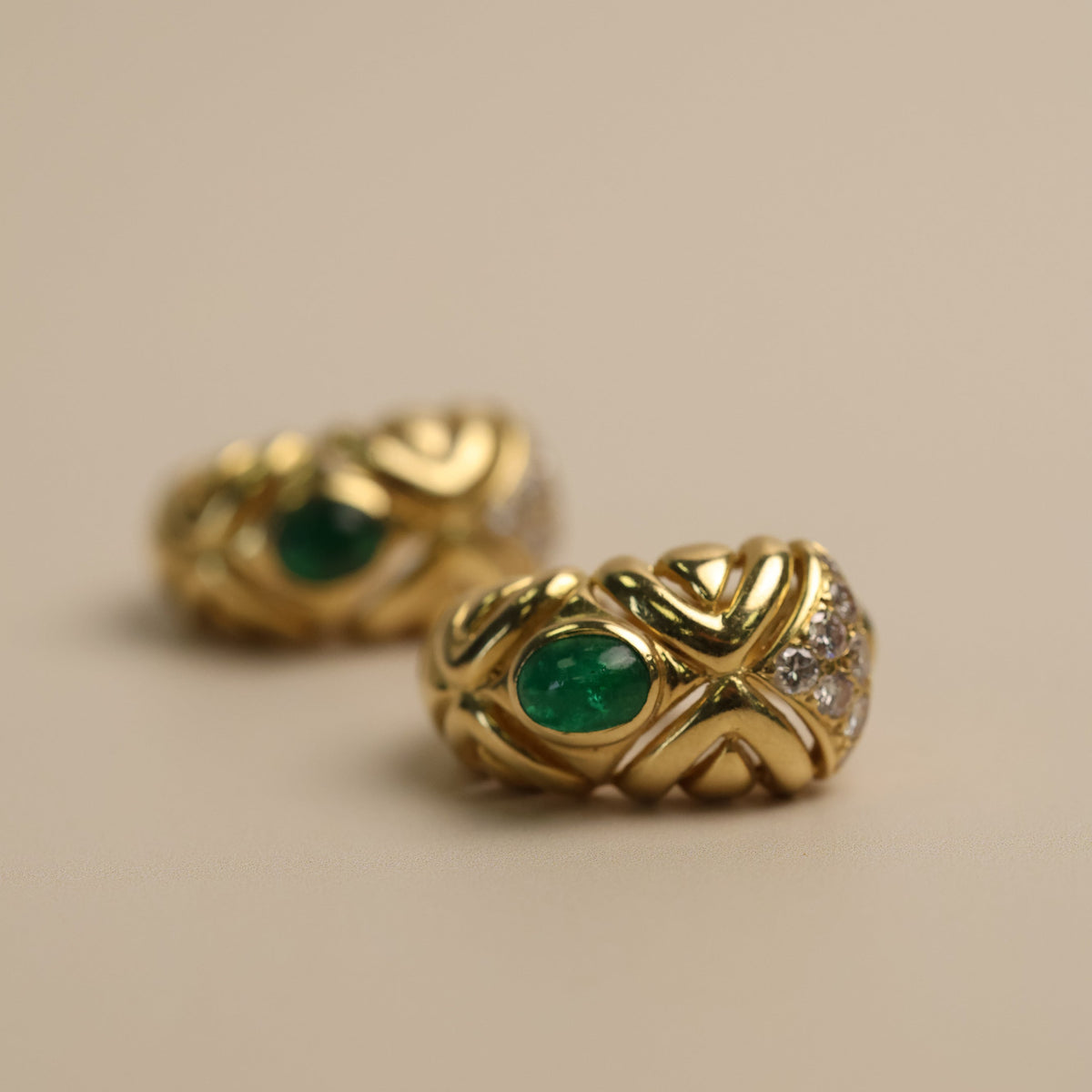 Boucles d'oreilles vintage - émeraude cabochon or jaune 18 carats