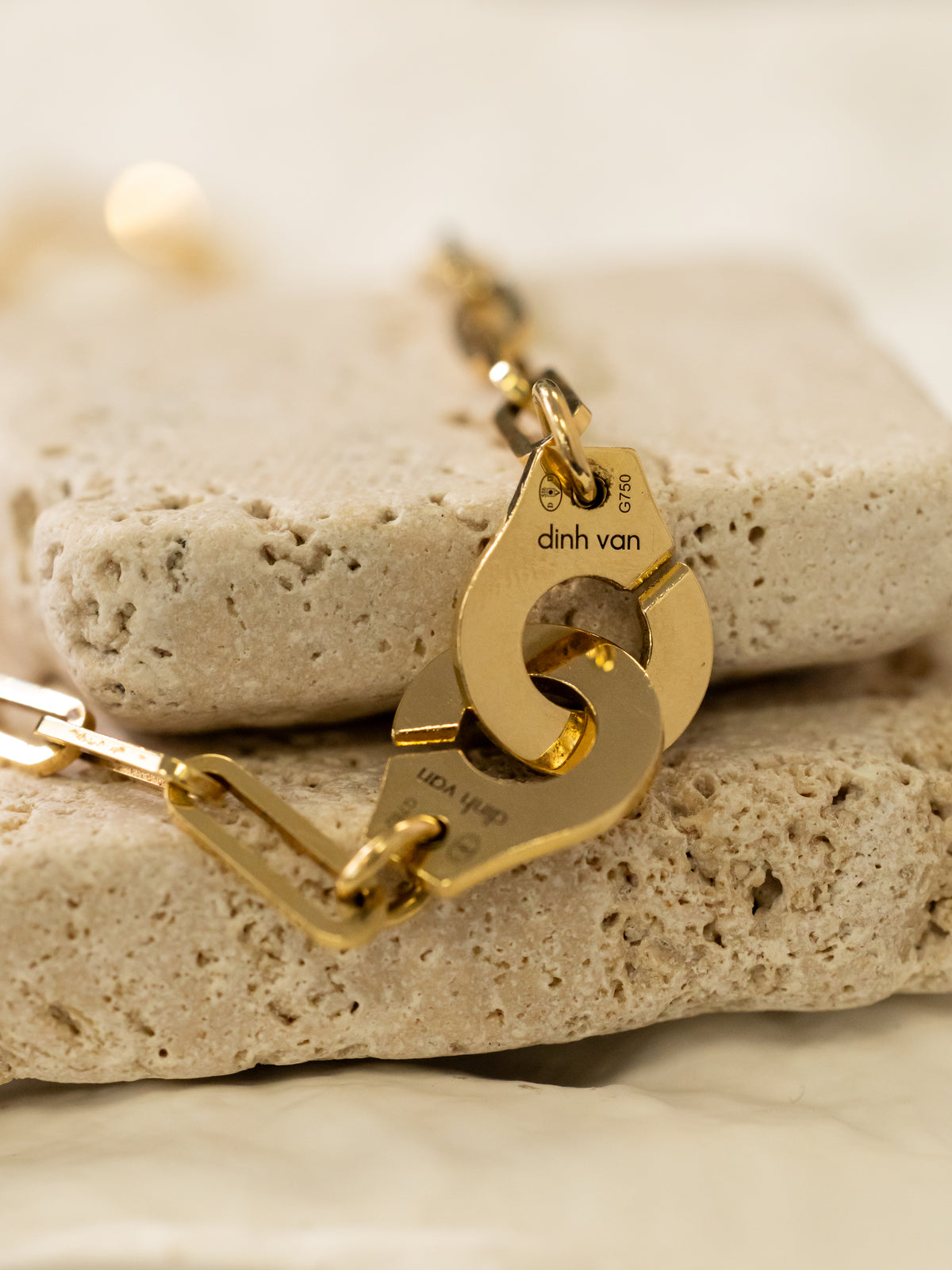 Collier Dinh Van Menottes R12 Or Jaune