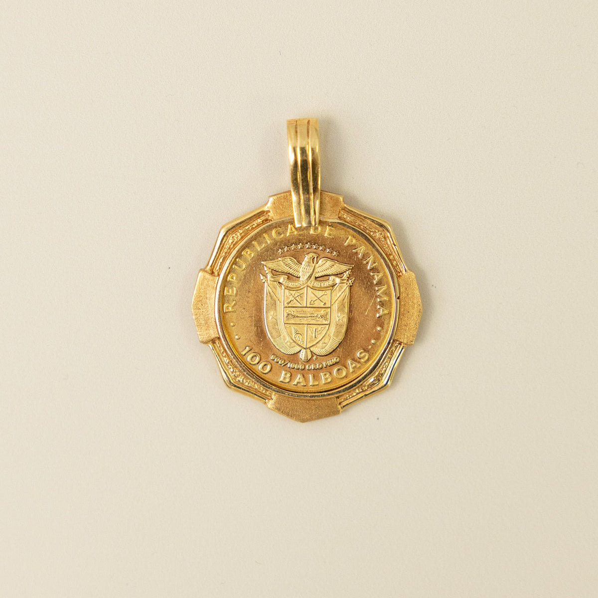 Pendentif pièce d'or 100 Balboas 1978 Panama, face orchidée, monture or jaune 18 carats