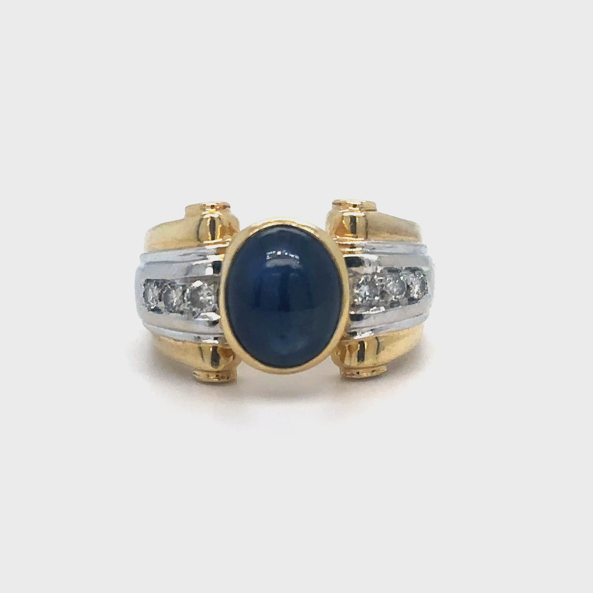 Load video: Bague jonc sertie d'un cabochon important Occasion Seconde Main
