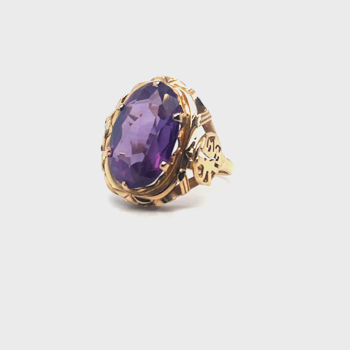 Load video: Bague vintage sertie d'une améthyste Occasion Seconde Main Bijou Femme
