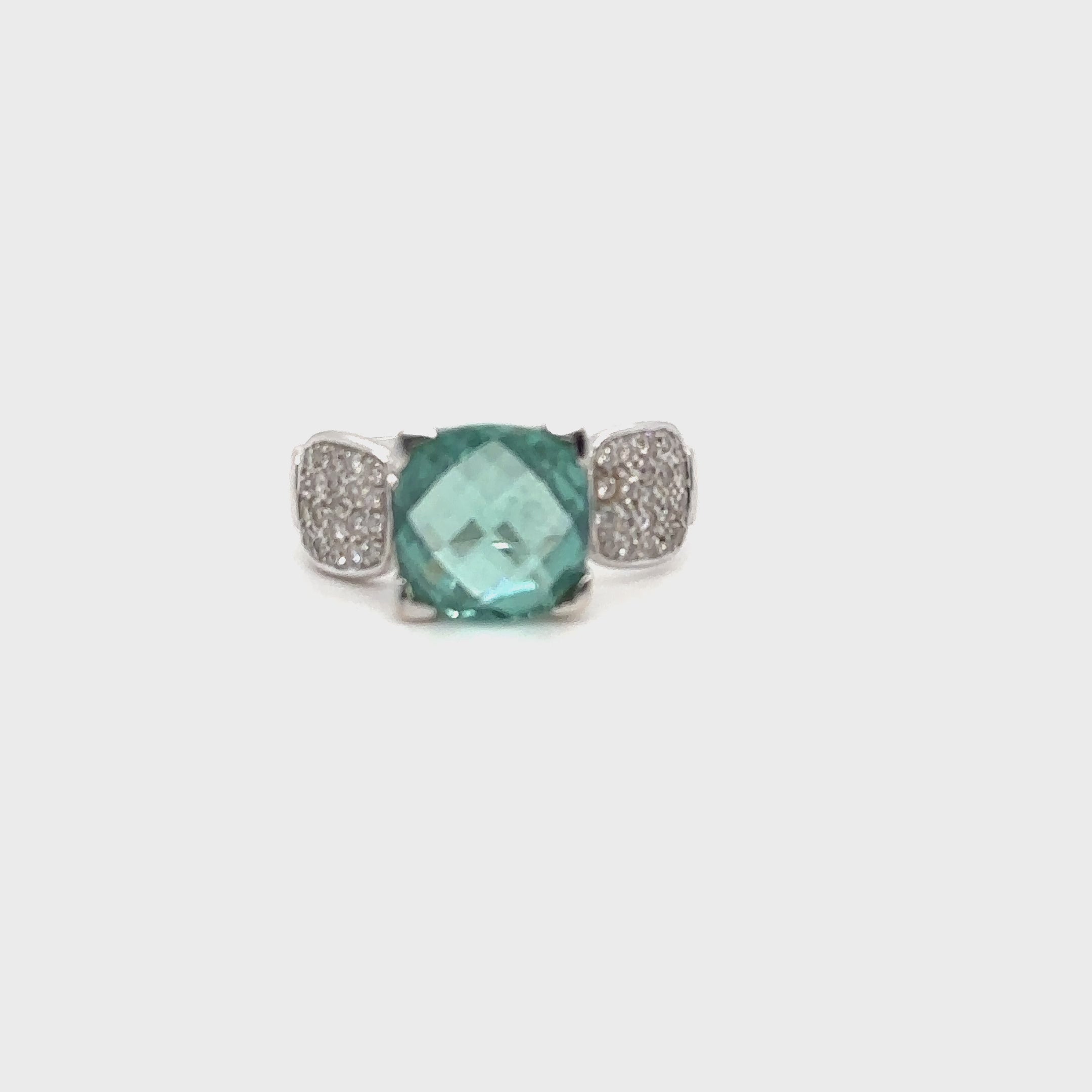 Bague sertie d'un topaze bleu clair années 2000 Occasion Seconde Main