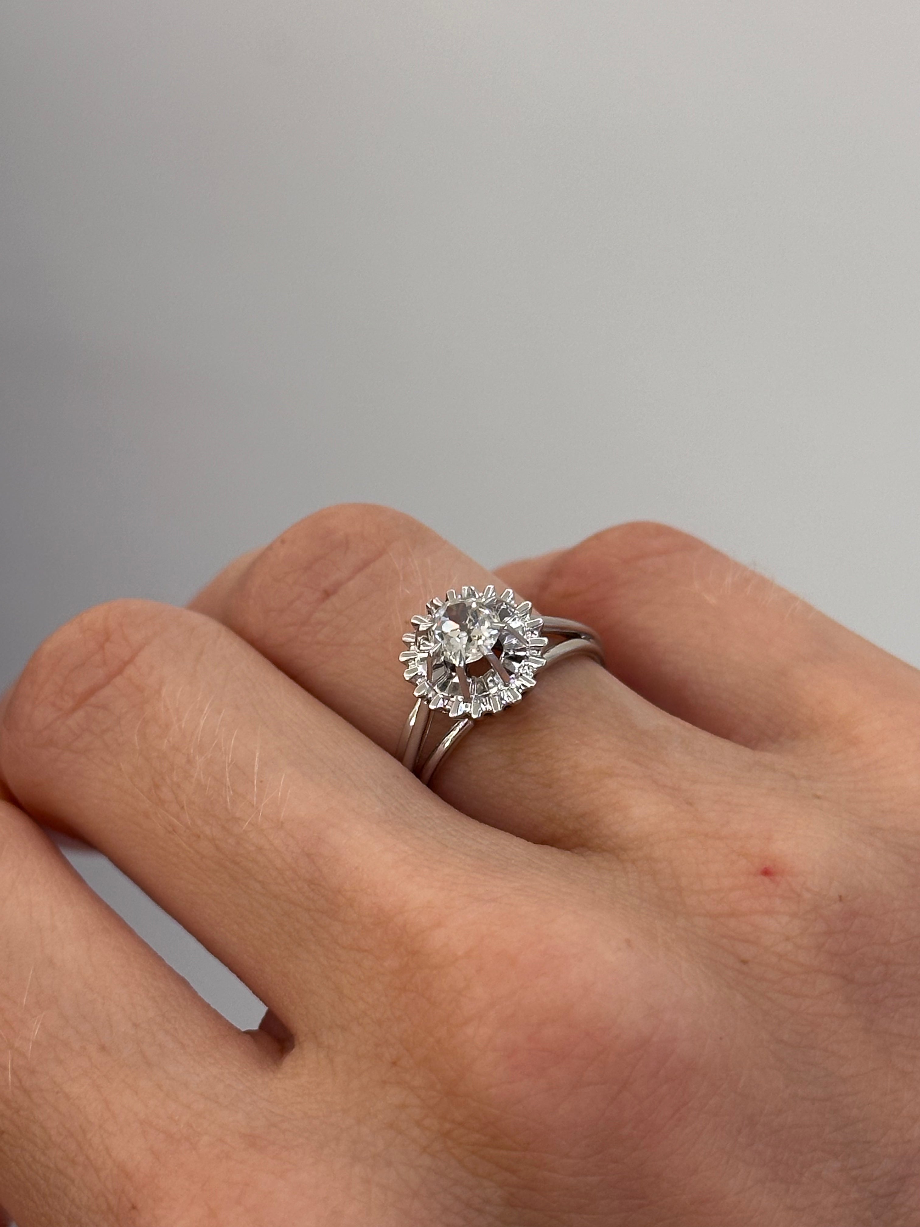 Bague solitaire serti d'un diamant 0,60ct Époque années 1970